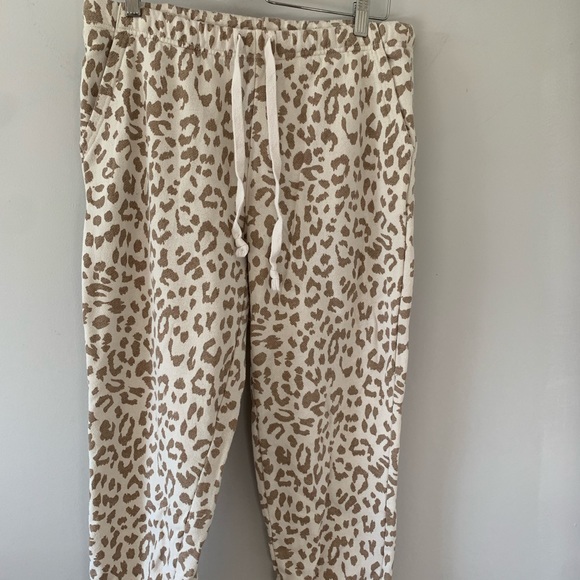 aerie Pants - Aerie / Cropped / Animal Print / Joggers